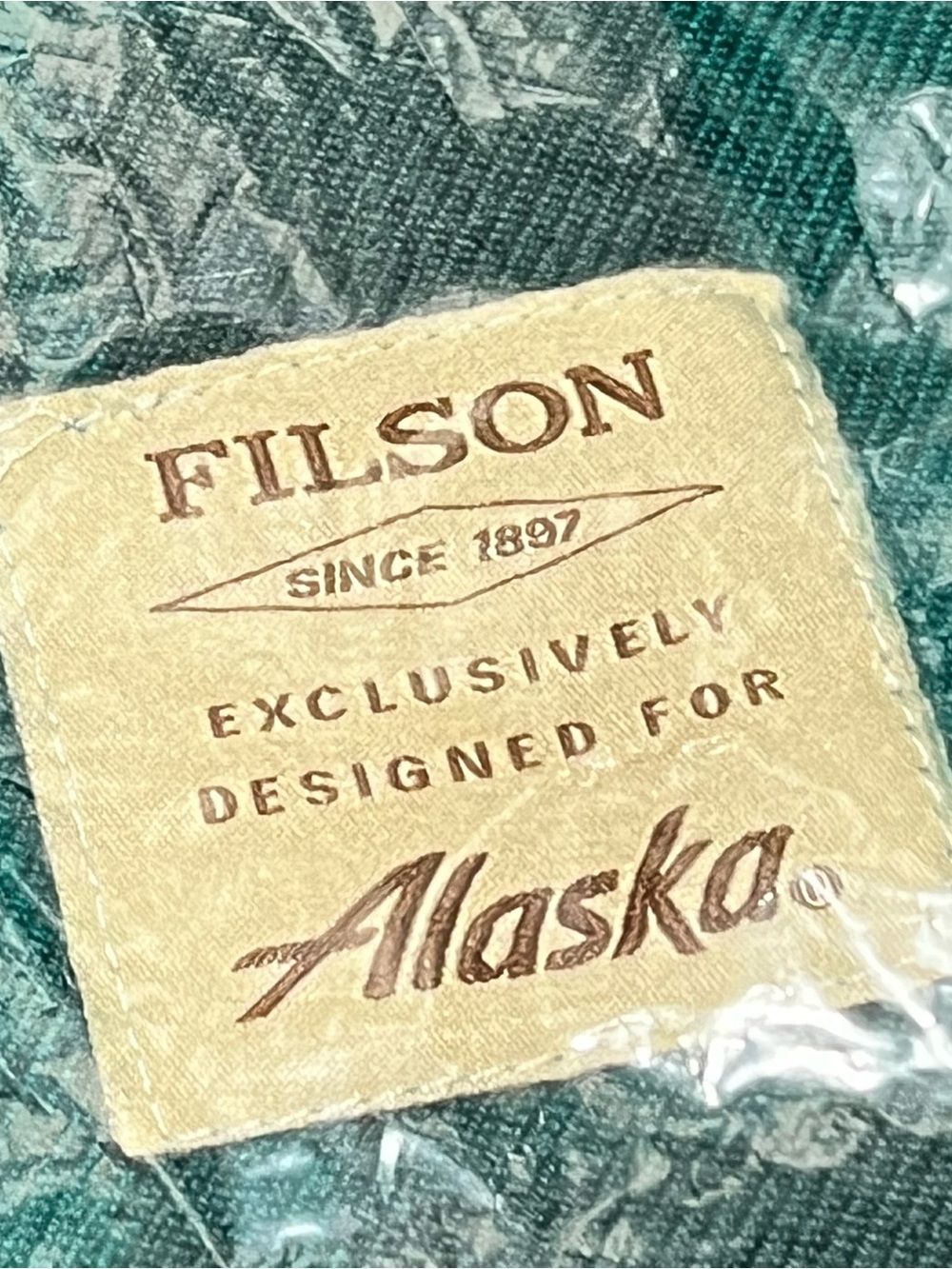 NEW ALASKA AIRLINES FIRST CLASS FILSON THROW BLANKET SEALED NEVER USED